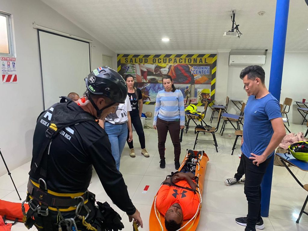 ENTRENAMIENTOS INDUCCION CURSO TRABAJO EN ALTURAS, PROTECCIÓN DE CAIDAS, ARNES, LINEAS DE VIDA ANSI 359 ANDAMIOS RETRACTILES ESCALERAS ELEVADORES PERSONAS RESCATE BRIGADAS PERSONA COMPETENTE